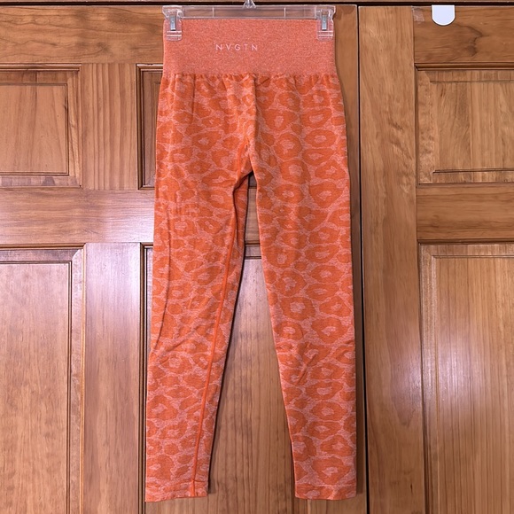 NVGTN Burnt Orange Camo Seamless Leggings - Picture 4 of 4